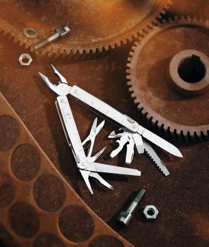 Victorinox 3.0327.L SwissTool X (Deri Kılıflı)